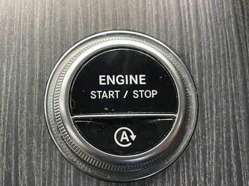 Used 2023 Mercedes-Benz GLC 300 image 25