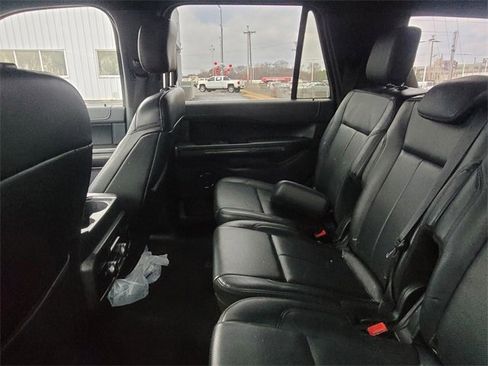 Used 2018 Ford Expedition XLT w/ Equipment Group 202A image 10
