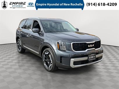 Used 2023 Kia Telluride EX w/ EX Captain's Chair Package