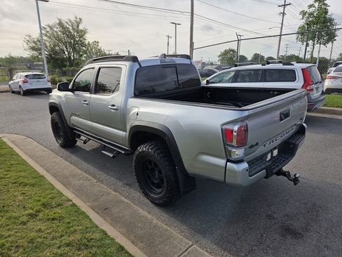 Used 2022 Toyota Tacoma TRD Off-Road w/ TRD Premium Off Road Package AWD/4WD image 5