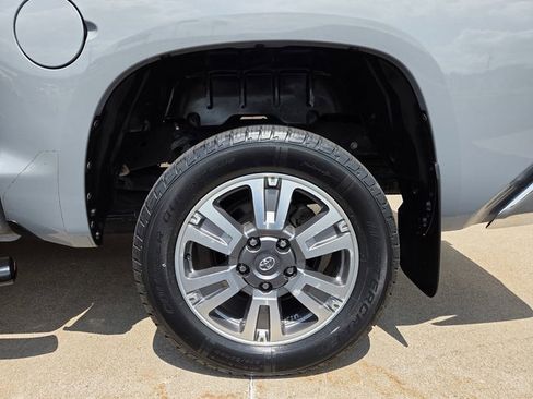 Used 2021 Toyota Tundra SR5 w/ SR5 Upgrade Package AWD/4WD image 29