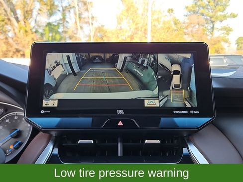 Used 2021 Toyota Venza Limited image 19