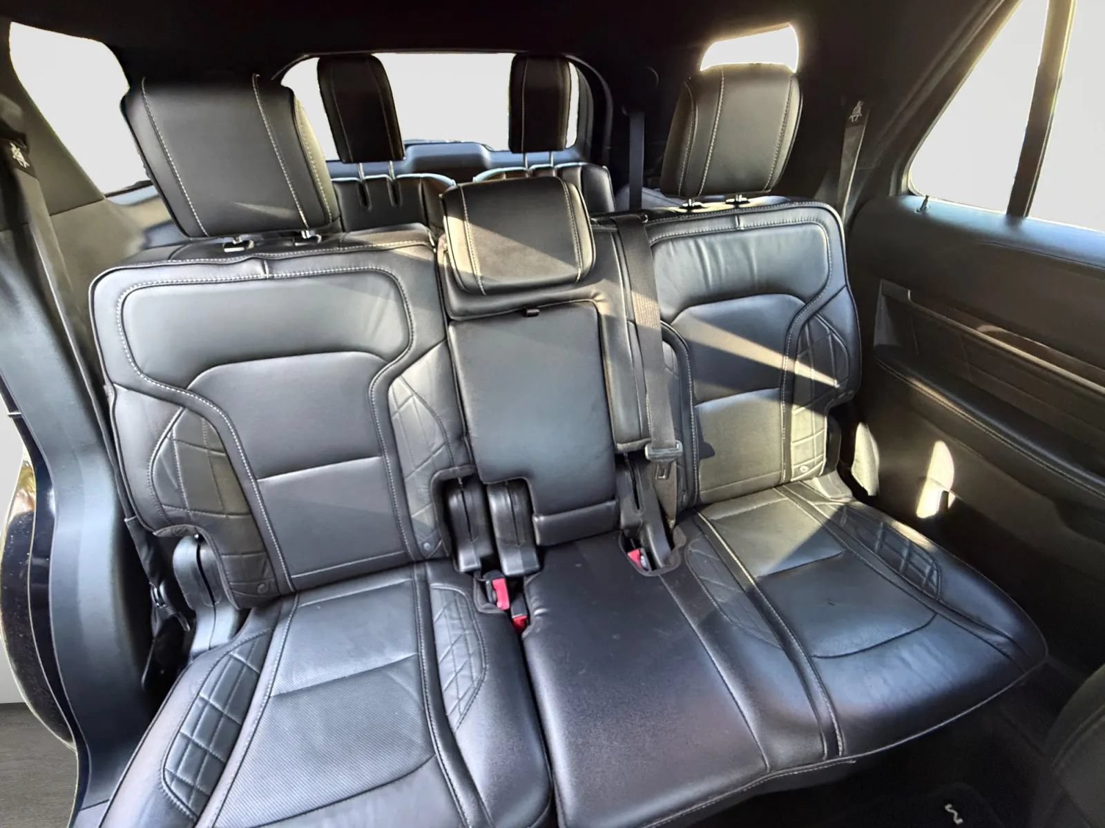 Used 2018 Ford Explorer Platinum AWD/4WD image 19