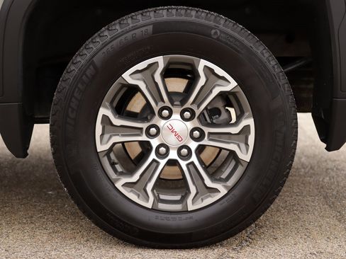 Used 2025 GMC Sierra 1500 SLT image 37