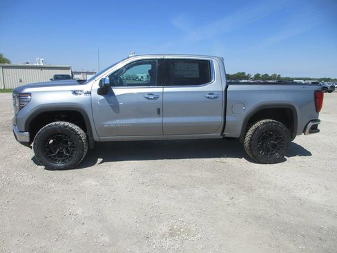 New 2026 GMC Sierra 1500 SLT w/ SLT Convenience Package AWD/4WD image 9