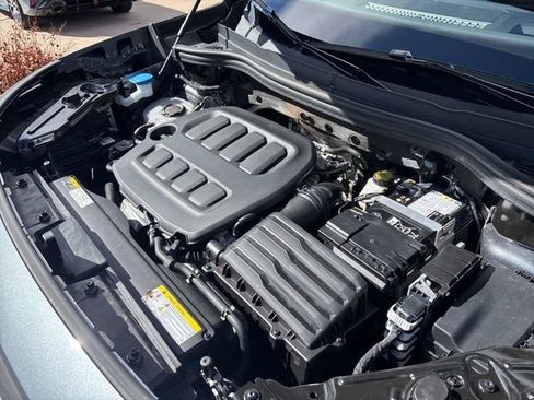 Certified 2025 Volkswagen Tiguan SE R-Line AWD/4WD image 9