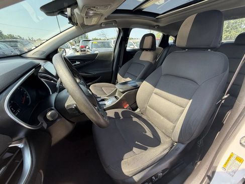Used 2019 Chevrolet Malibu LT FWD image 13