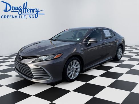 Used 2023 Toyota Camry LE image 1