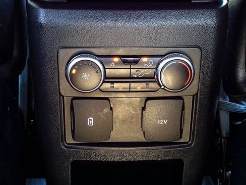 Used 2020 Ford Explorer XLT w/ Equipment Group 202A image 32