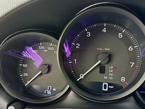 New 2026 Porsche Macan image 16