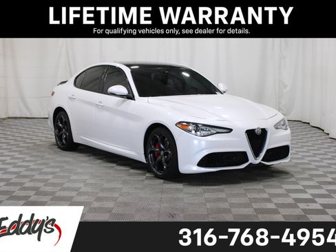 Used 2018 Alfa Romeo Giulia Ti Sport w/ Quick Order Package 22S Sport AWD/4WD image 1