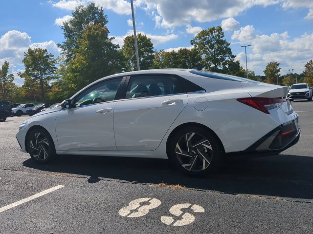 Used 2025 Hyundai Elantra Limited FWD image 6