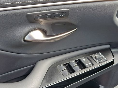 Used 2023 Lexus ES 350 w/ Premium Package FWD image 13