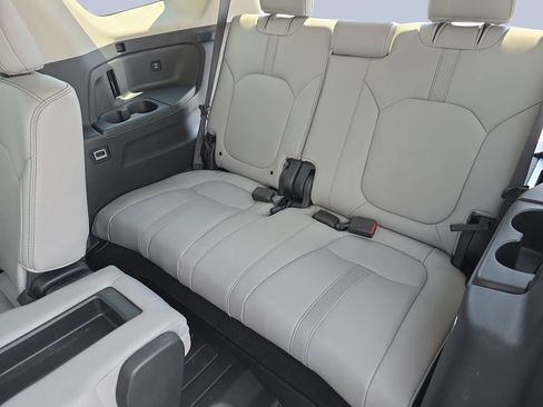 Used 2025 Honda Pilot EX-L image 34