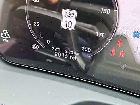 Certified 2025 Porsche Panamera 4 AWD/4WD image 28