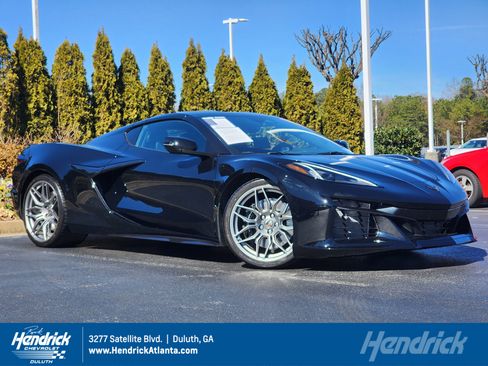 Used 2025 Chevrolet Corvette Z06 image 1