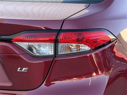 Used 2023 Toyota Corolla LE image 7