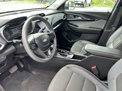 Used 2023 Chevrolet TrailBlazer LT w/ Convenience Package AWD/4WD image 24