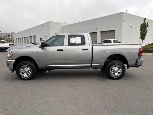 Used 2024 RAM 2500 Tradesman w/ Chrome Appearance Group AWD/4WD image 6