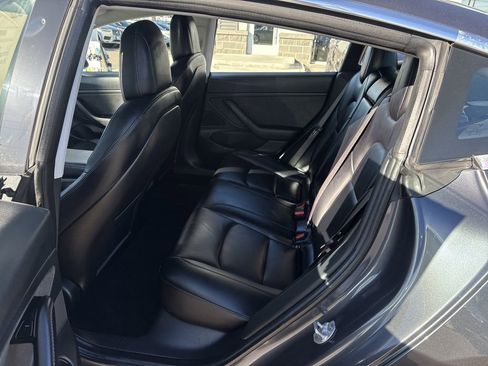 Used 2018 Tesla Model 3 image 21