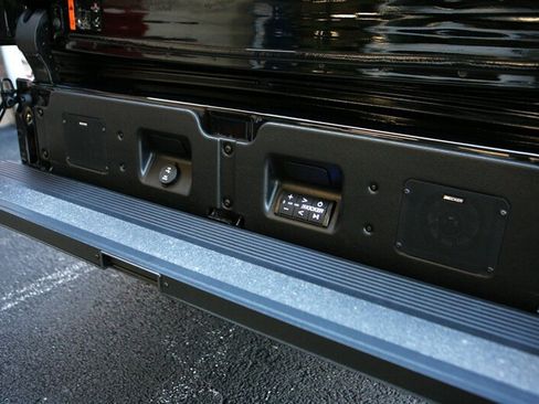 Used 2022 GMC Sierra 1500 AT4 w/ AT4 Premium Package AWD/4WD image 11