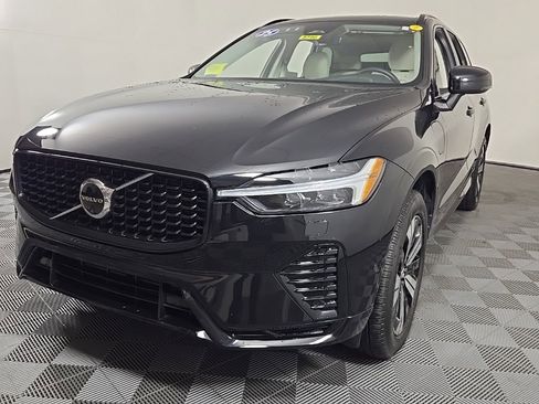 Certified 2025 Volvo XC60 T8 Plus w/ Protection Package Premier image 4