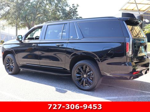 Used 2023 Cadillac Escalade ESV Sport w/ Touring Package image 7
