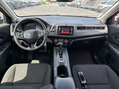 Used 2016 Honda HR-V LX image 10