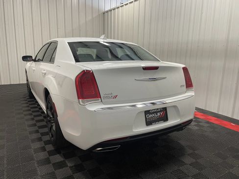 Used 2022 Chrysler 300 Touring AWD/4WD image 12