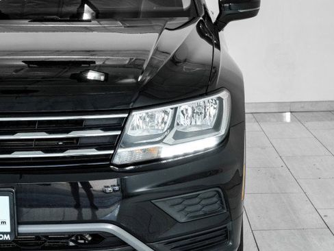 Used 2021 Volkswagen Tiguan SE R-Line AWD/4WD image 48