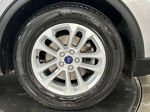 Used 2022 Ford Escape SE w/ Cold Weather Package FWD image 21