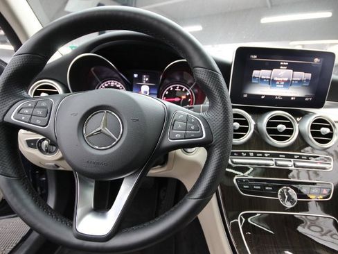 Used 2018 Mercedes-Benz C 300 4MATIC Sedan image 11