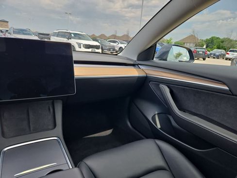 Used 2023 Tesla Model 3 Standard Range RWD image 5