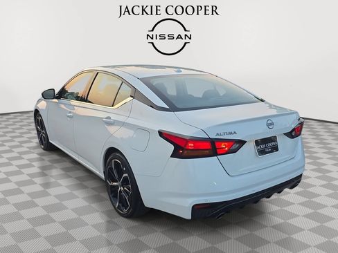 Used 2025 Nissan Altima 2.5 SR FWD image 7