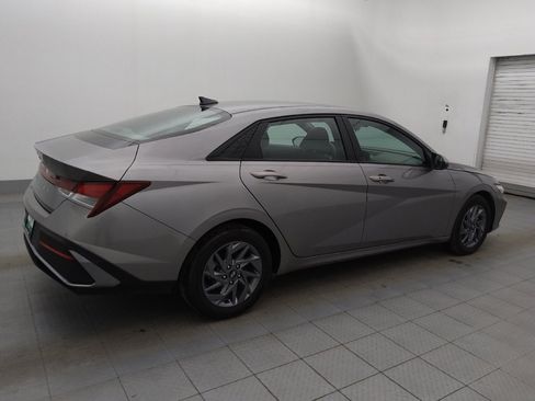 Used 2024 Hyundai Elantra SEL image 10