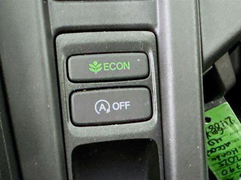 Used 2025 Honda Accord LX image 32