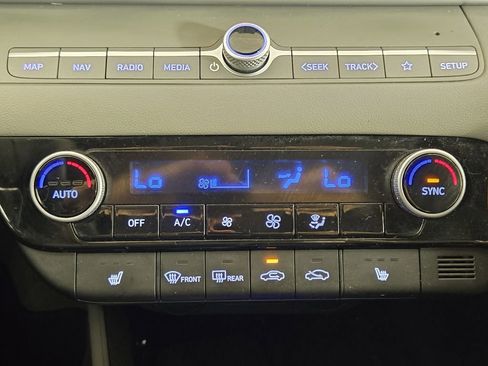 Used 2024 Hyundai Elantra SEL w/ Convenience Package FWD image 19