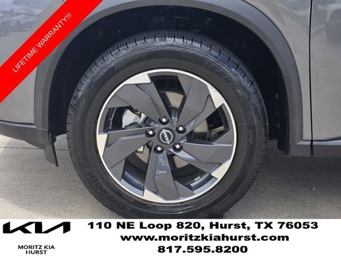 Used 2024 Nissan Rogue SV FWD image 17