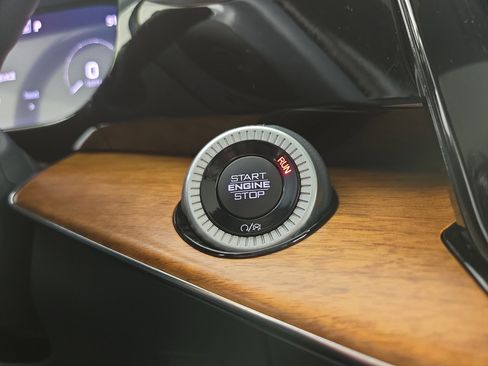 Used 2023 Jeep Grand Wagoneer L Series II w/ Premium Group II image 28