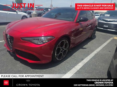 Used 2023 Alfa Romeo Giulia Veloce RWD image 1