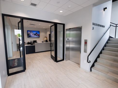 Used 2025 Jaguar F-PACE R-Dynamic S image 11