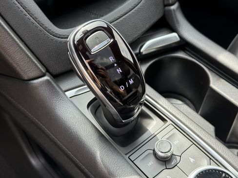 Used 2025 Cadillac XT6 Premium Luxury image 23