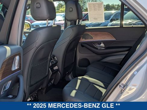 Used 2025 Mercedes-Benz GLE 450 4MATIC image 15