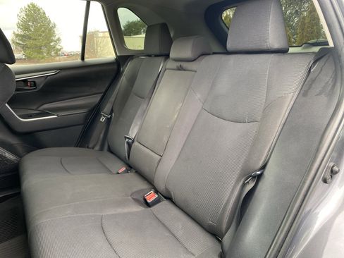 Used 2019 Toyota RAV4 LE image 8