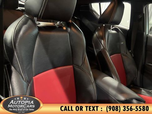 Used 2019 Toyota C-HR LE FWD image 12