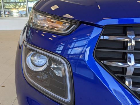 New 2025 Hyundai Venue Limited image 11