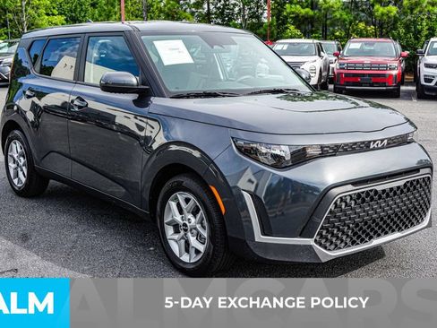 Used 2025 Kia Soul LX w/ LX Technology Package FWD image 3