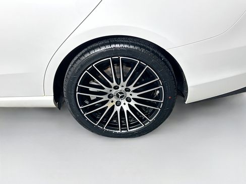 Used 2024 Mercedes-Benz C 300 4MATIC Sedan image 11