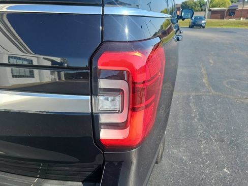Used 2023 Ford Expedition Platinum AWD/4WD image 6