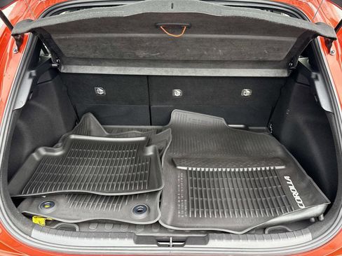 Used 2023 Toyota Corolla SE w/ SE Premium Package image 21